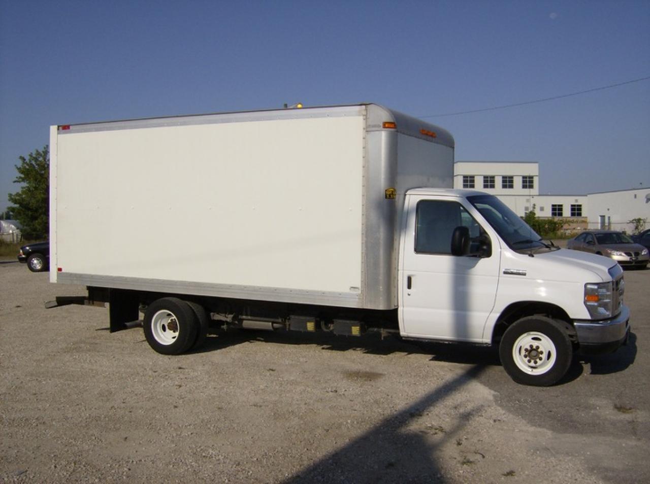 Used 2008 Ford E450 16 ft CUBE VAN for sale in London, ON