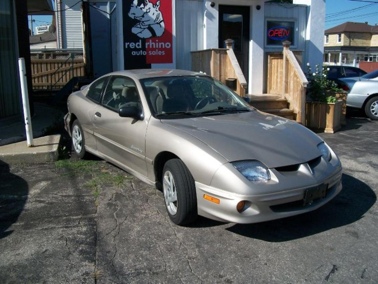 Used 2001 Pontiac Sunfire Base for sale in Cambridge, ON