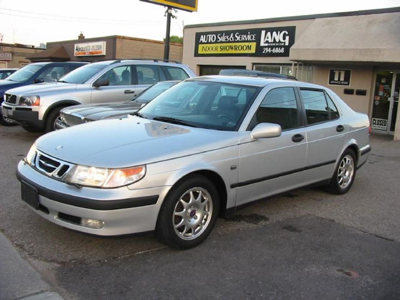 *NO BOGUS HIDDEN FEES* ON THIS WELL EQUIPPED, VALUE PRICED, RARE 5 SPEED MANUAL, 9-5 SPORT SEDAN IN WELL MAINTAINED CONDITION! DUAL ZONE CLIMATE, ALLOYS, DUAL POWER HEATED FRONT SEATS, STEREO WITH CASSETTE AND CD, POWER MOONROOF AND MORE! WILL BE SOLD CERT. AND E-TESTED FOR ONLY $4588 PLUS HST AND LICENSE!