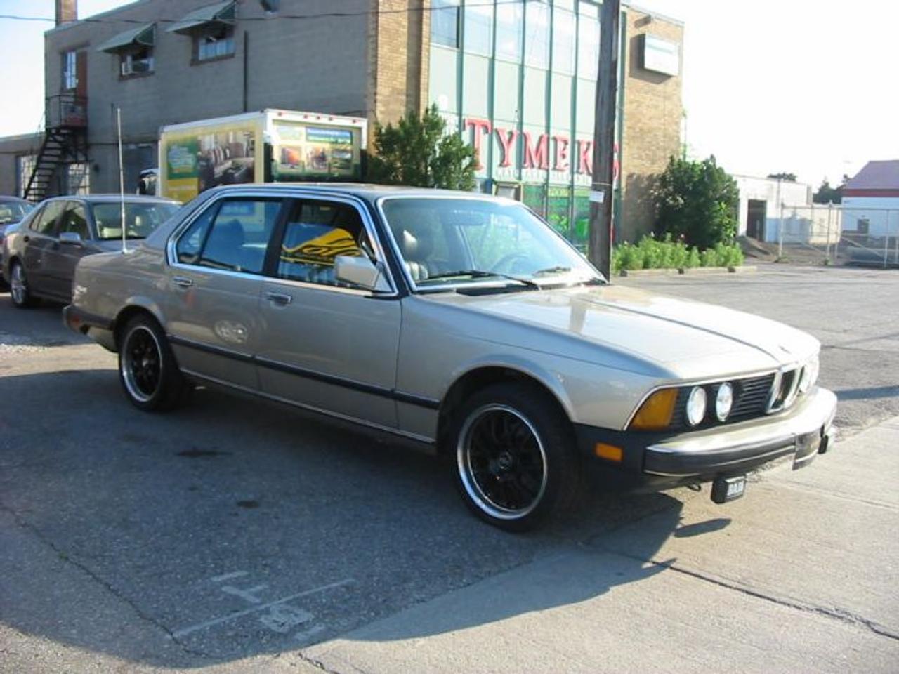 *NO BOGUS HIDDEN FEES* VERY RARE, VINTAGE, FOR THE TRUE COLLECTOR AT HEART 1983 BMW 733i LUXURY SEDAN IN IMMACULATE CONDITION! TURN HEADS IN THIS CLASSIC BEAUTY WITH SUMPTUOUS BROWN LEATHER, POWER EVERYTHING, REAL WOOD INTERIOR TRIM, UPGRADED SPORT ALLOYS, NEWER STEREO WITH CD AND MORE! WILL BE SOLD CERT. AND E-TESTED FOR THE THOSE WITH REFINED TASTES AT $5500 PLUS HST. AND LICENSE!