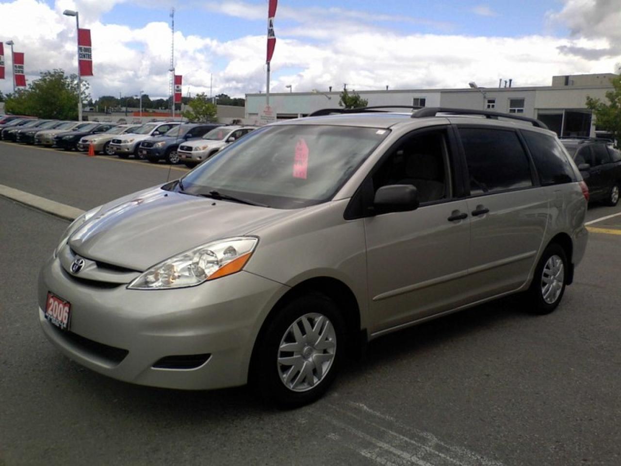 Used 2006 Toyota Sienna  for sale in Markham, ON