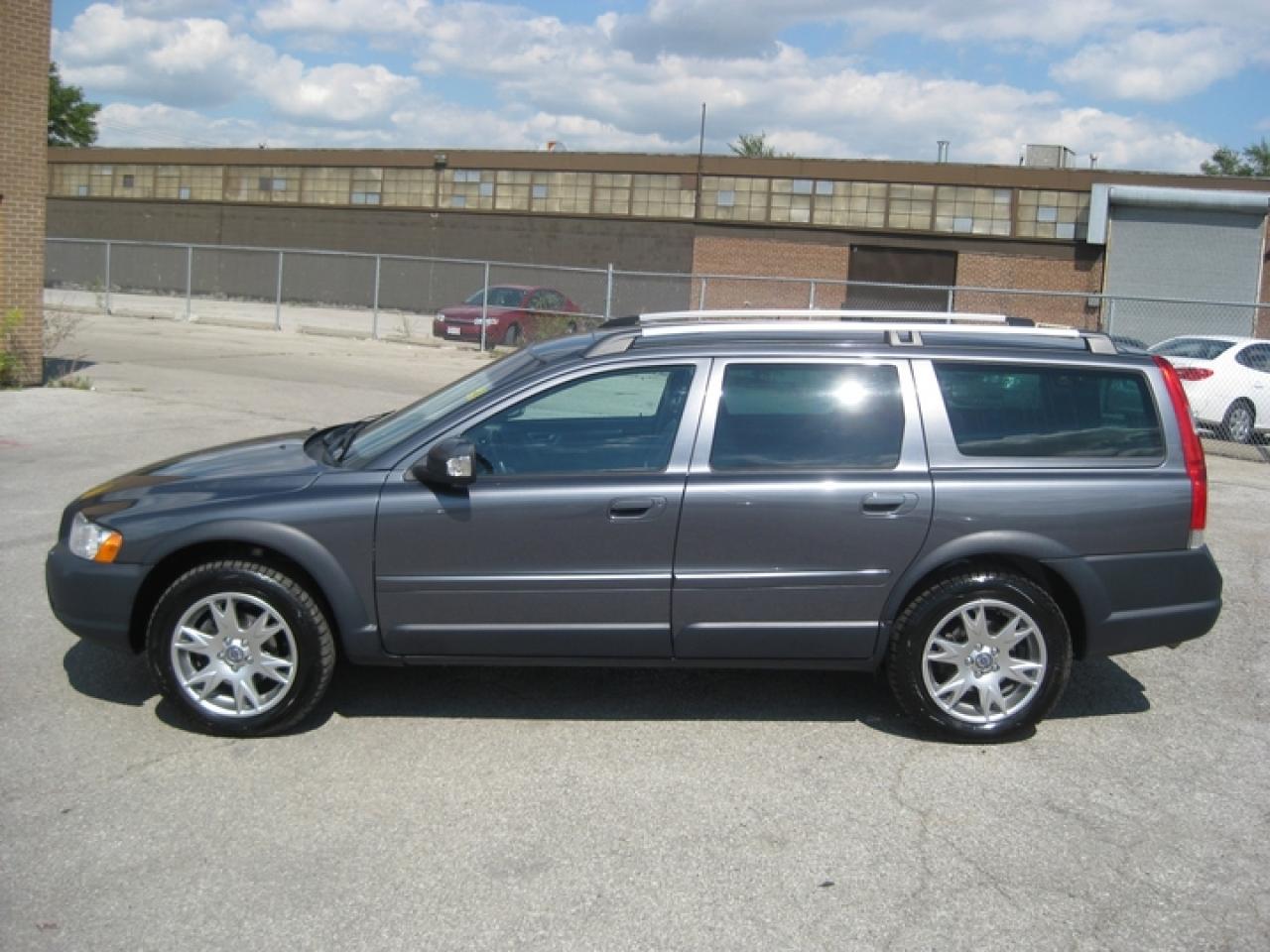 Used 2007 Volvo XC70  for sale in Toronto, ON