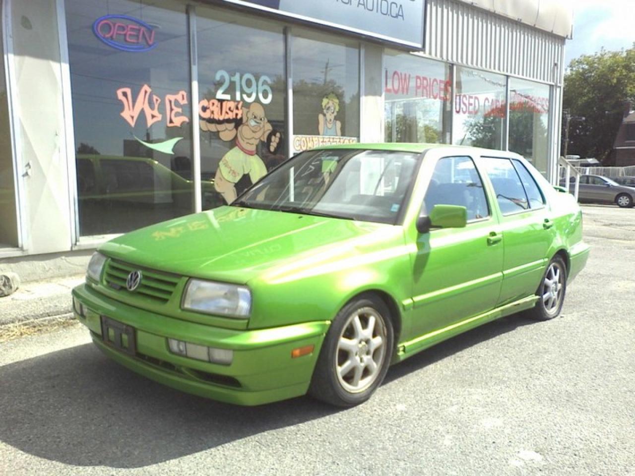 622818