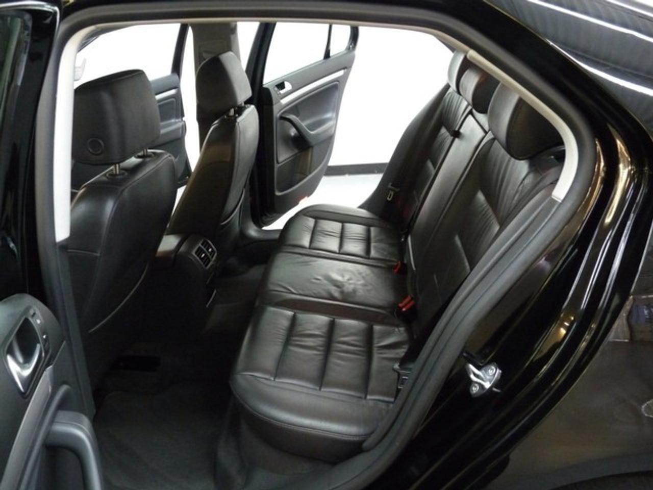 622830.10826591
