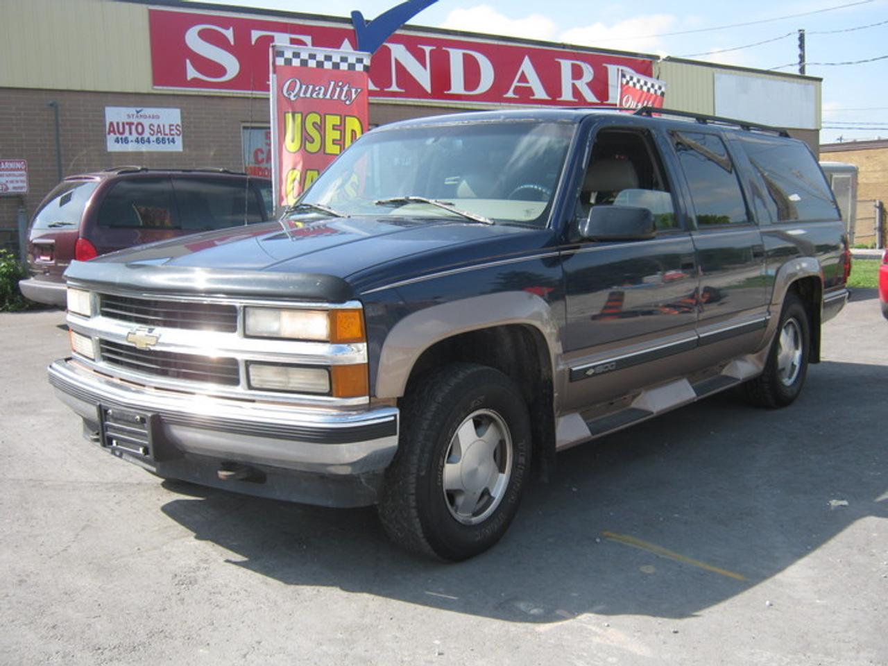 CAN BE PURCHASE CERTIFIED FOR $3900, VALID E-TEST, FULLY LOADED, 60000KM ON REBUILT ENGINE WITH RECEIPT, 4 x4 WORKS, LEATHER, ALLOY WHEELS, CD PLAYER,NEW TIRES, TOWING PACKAGE, 8 PASSENGERS, GREAT CONDTION....CALL 416 464 6614,