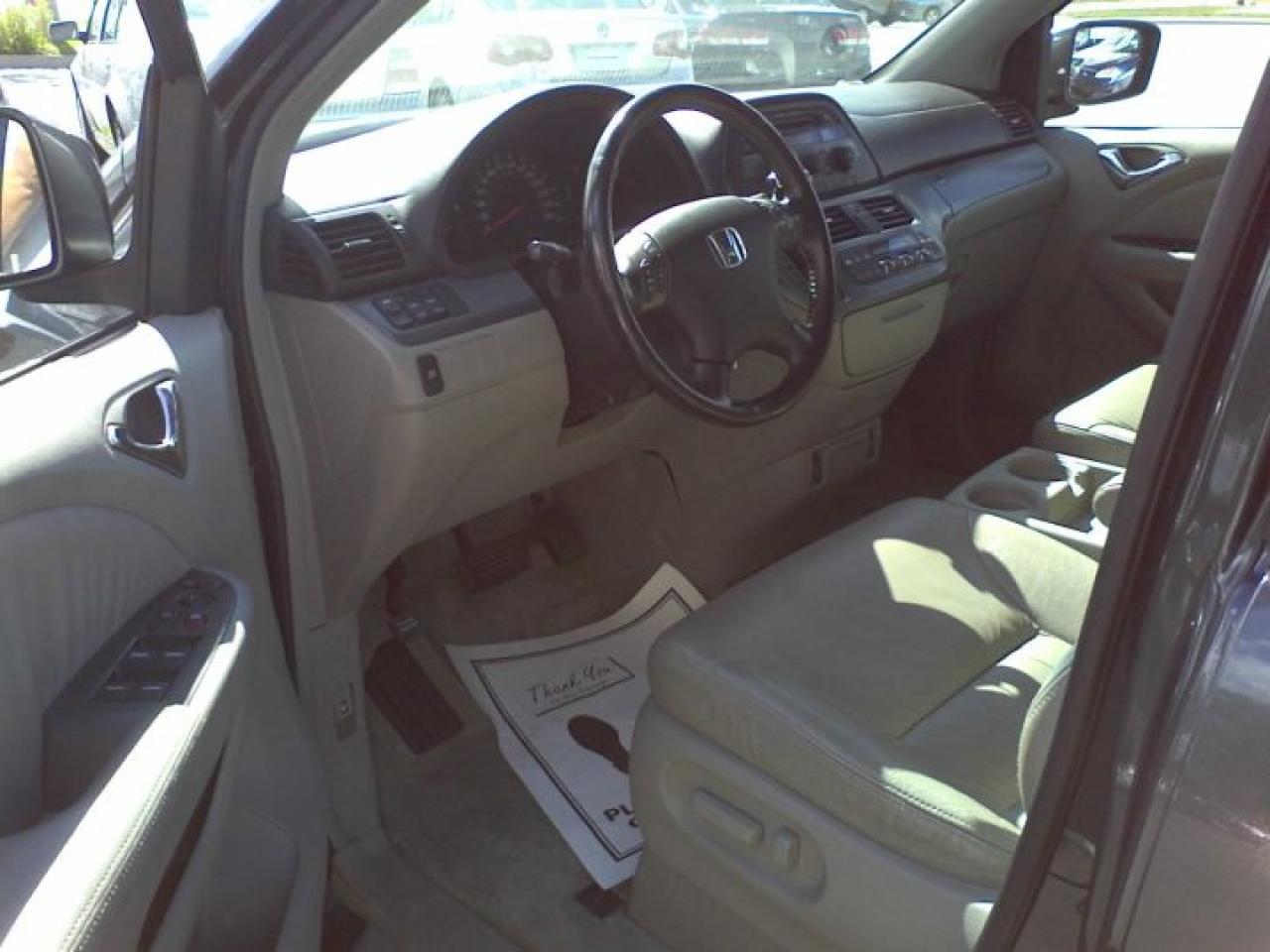 Used 2006 Honda Odyssey EX-L 8 Passenger DVD Leather/Sunroof for sale in Mississauga, ON