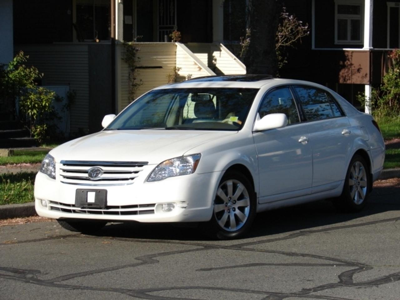 - Engine: 3.5 Liter
, SAVE THOUSANDS AND BUY QUAILITY USED VEHICLES FROM VANCOUVER TOP CARS LTD. BLOW OUT UNBELIEVABLE PRICING, EXCELLENT CONDITION, NO ACCIDENT, LOCAL TOYOTA AVALON, VERY NICE CAR. GREAT PREOWNED INVENTORY, GREAT PREOWNED INVENTORY, COME IN TODAY AND TAKE ADVANTAGE OF OUR GREAT LOW PRICES.
