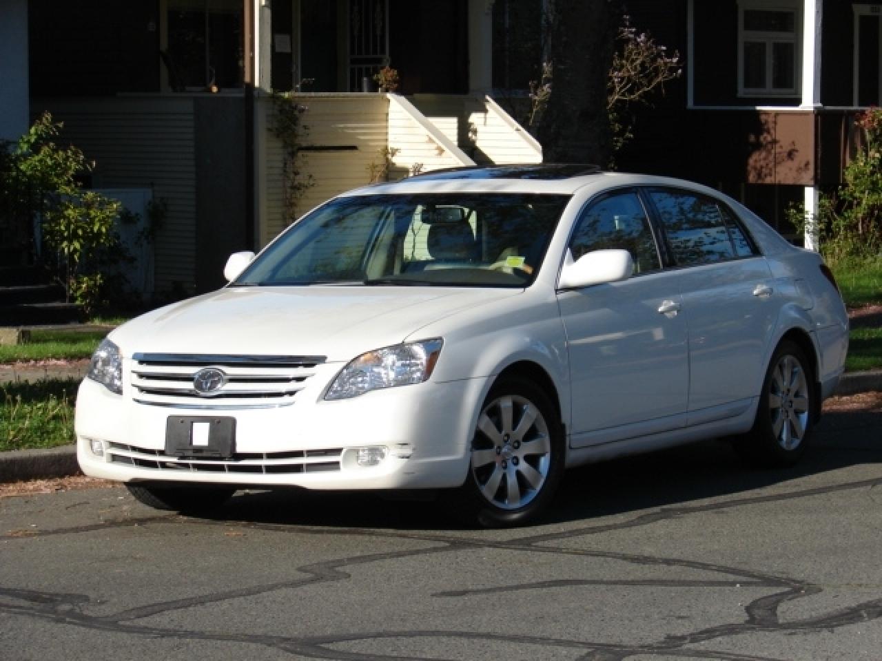 Used 2006 Toyota Avalon Touring for sale in Vancouver, BC