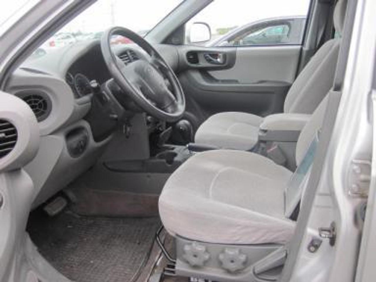 Beautiful running boards. Just came in from Hyundai. Excellent condition, low KMs. Many other Santa Fes in stock 

Free History and Accident check on www.wholesaledivision.com over 60 vehicles, tons of tools links and games.