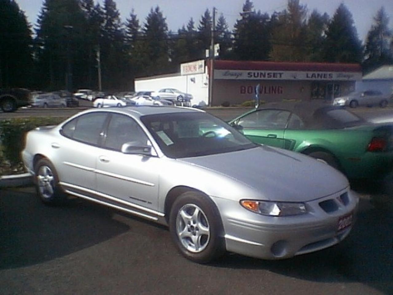 Used 2002 Pontiac Grand Prix SE for sale in Parksville, BC