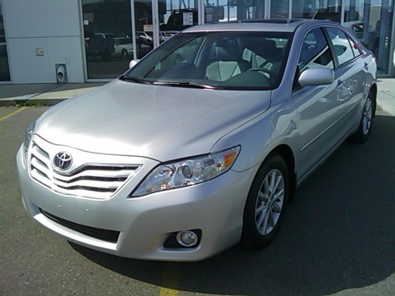 Used 2010 Toyota Camry XLE for sale in Lethbridge, AB