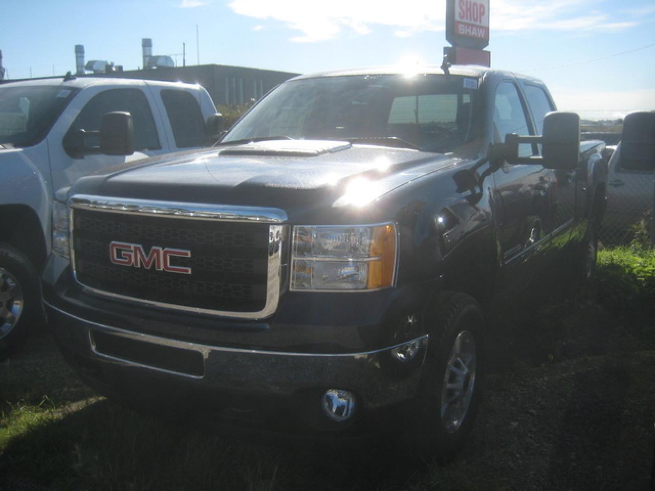 New 2011 GMC Sierra K2500 Crew SLE for sale in Calgary, AB