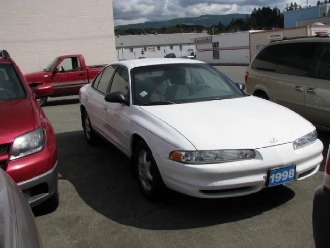 Used 1998 Oldsmobile Intrigue Base for sale in Port Alberni, BC