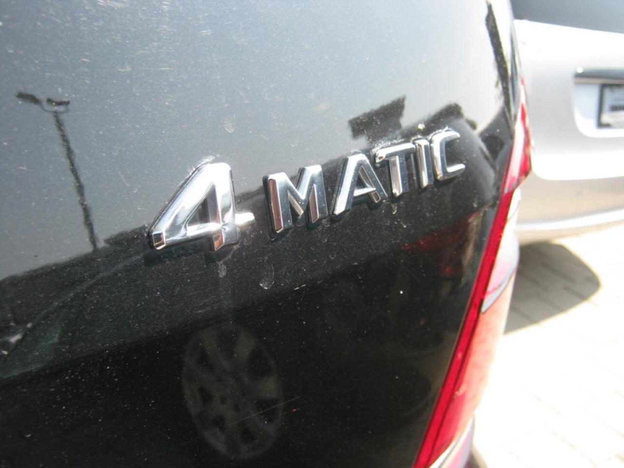 623767
