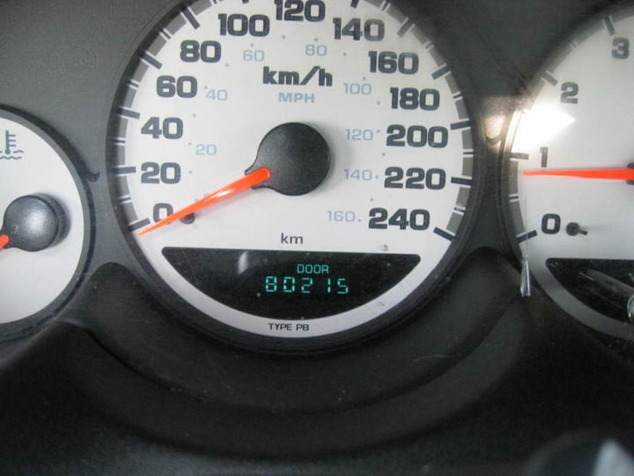 623784