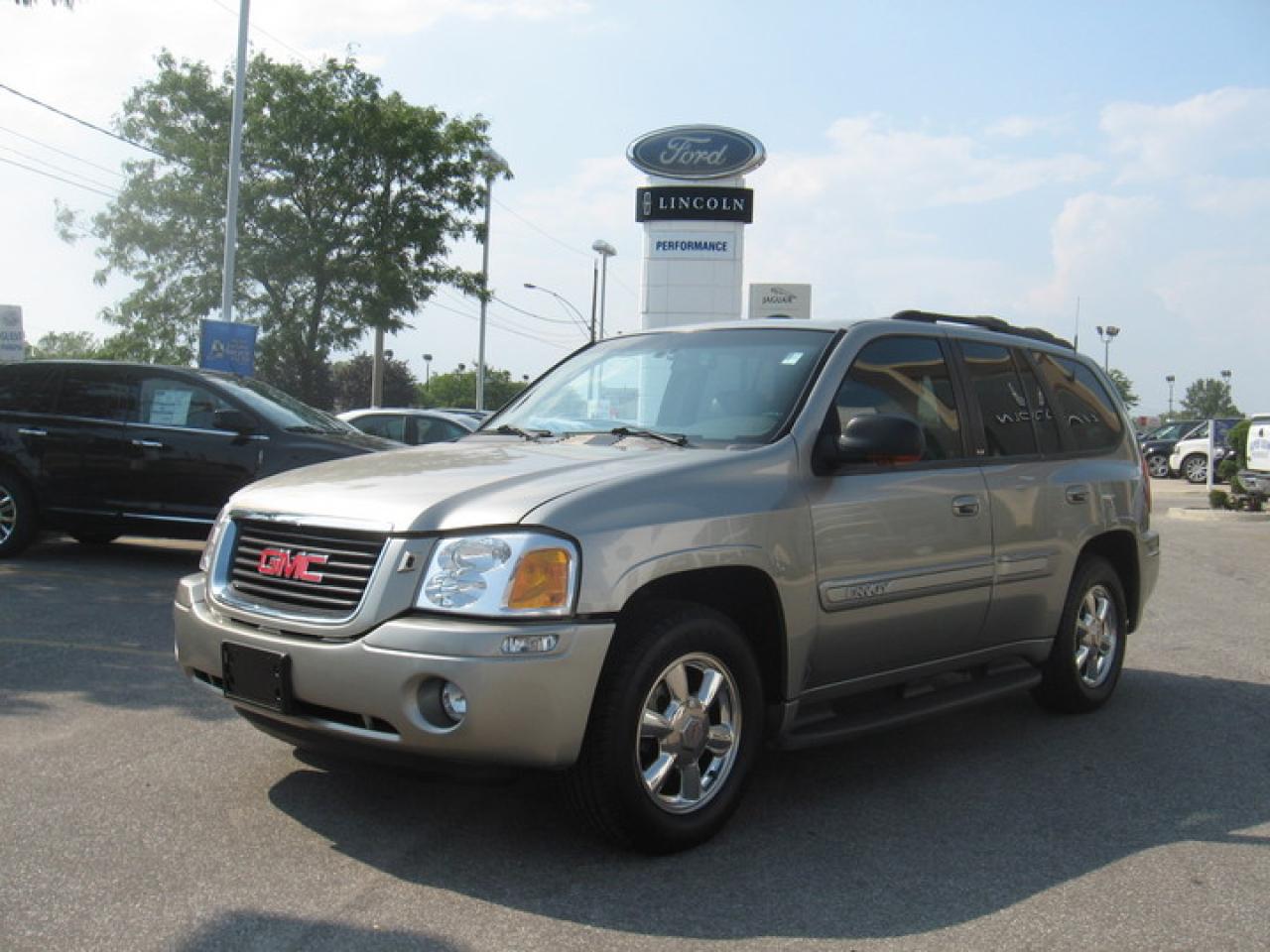 Used 2002 GMC Envoy SLT for sale in Windsor, ON