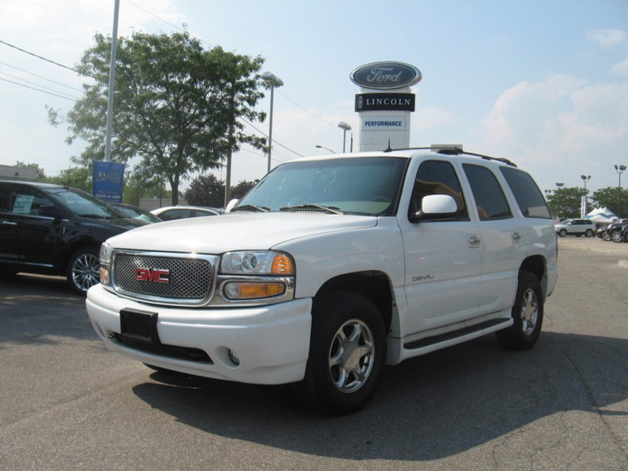 Used 2003 GMC Yukon Denali LOADED for sale in Windsor, ON