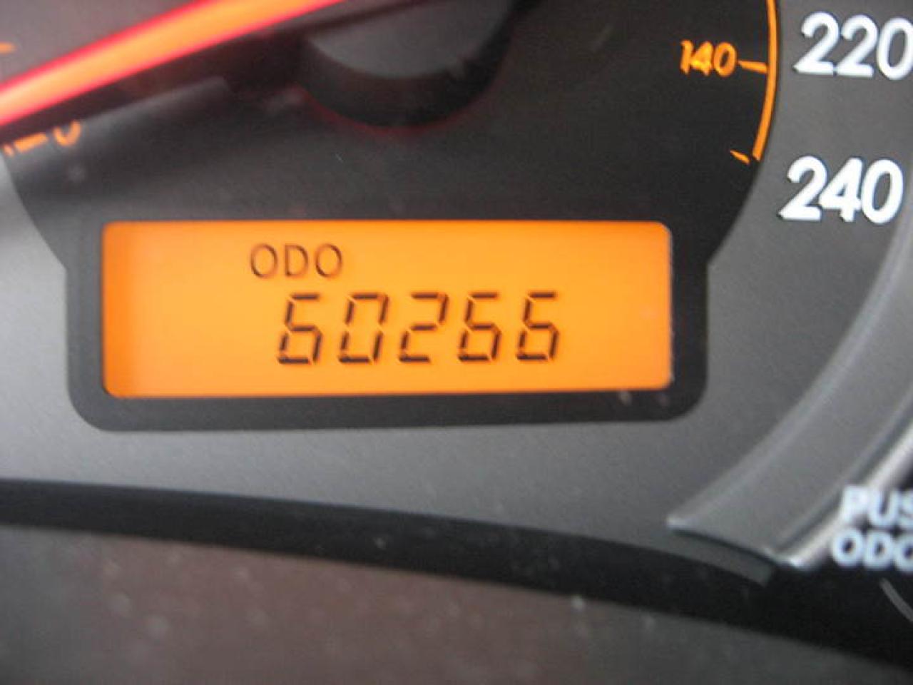623818