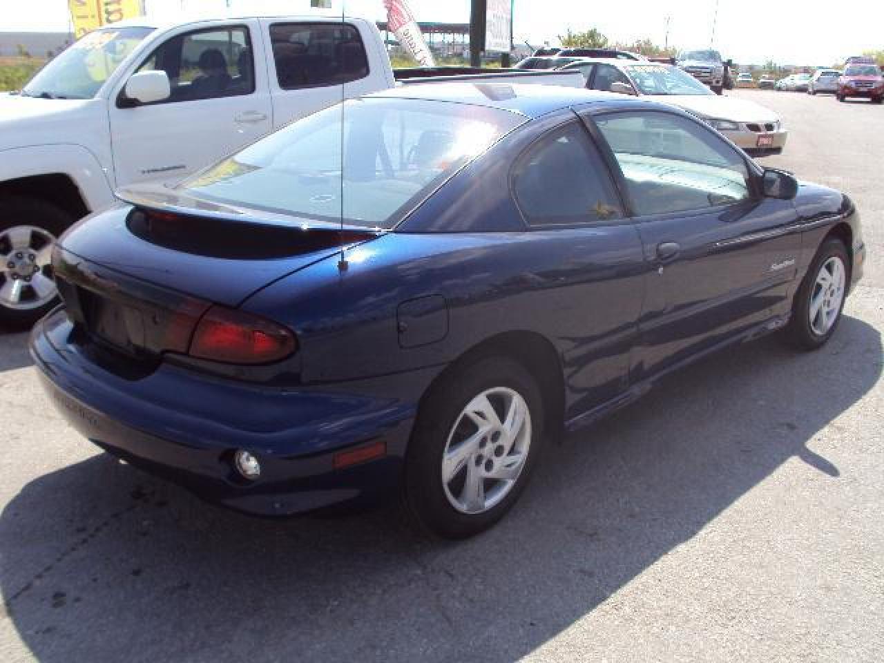 623831