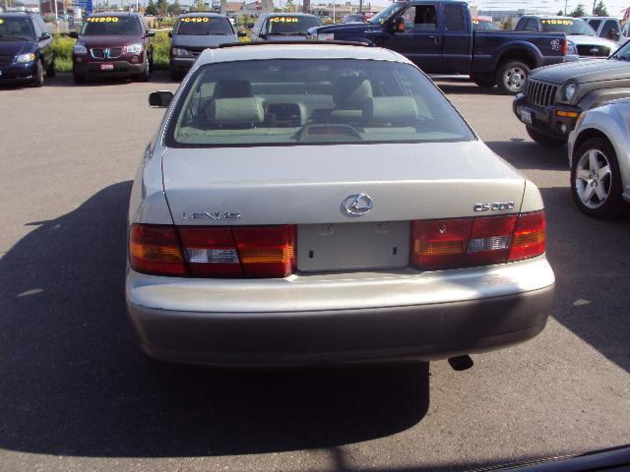 623838
