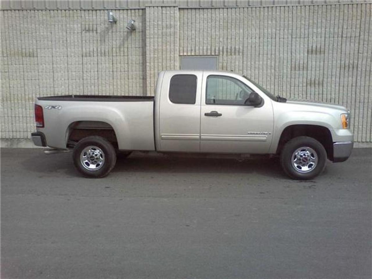 Used 2009 GMC Sierra 2500HD SLE for sale in Orleans, ON