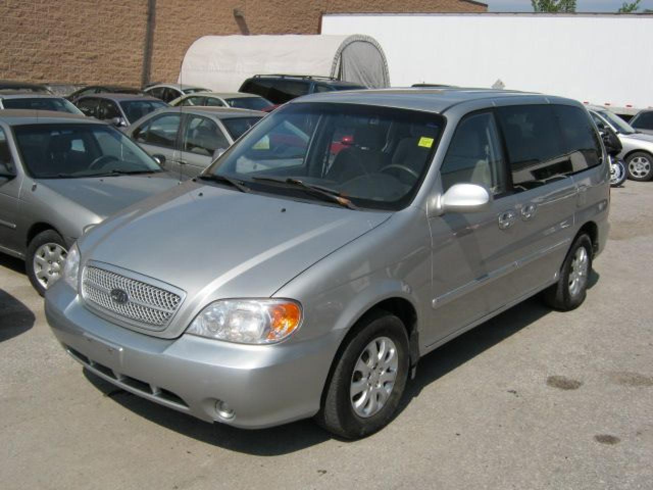 Used 2005 Kia Sedona CERTIFIED/E-TESTED for sale in Toronto, ON