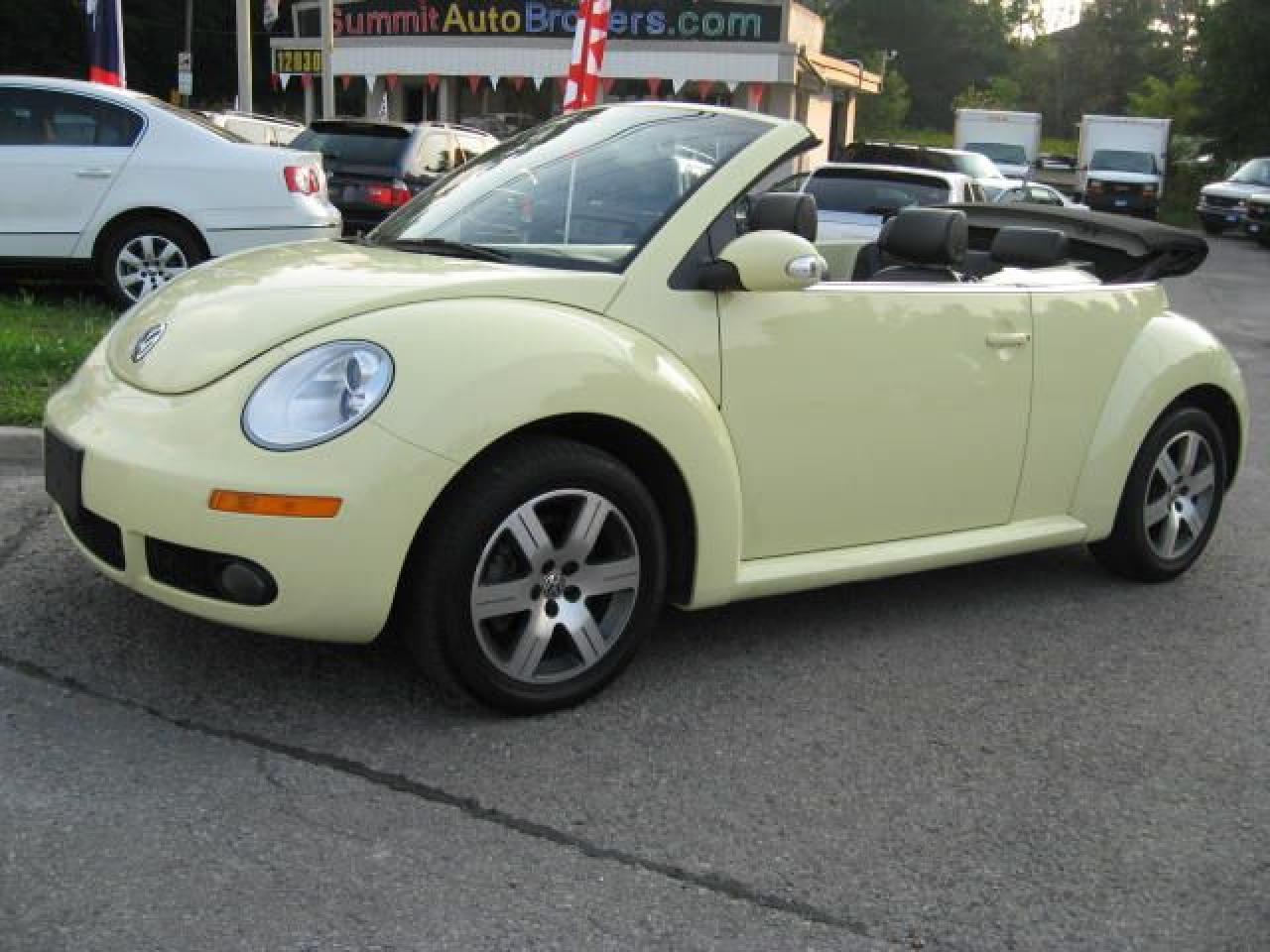 Used 2006 Volkswagen Beetle Cabriolet luxury convertible for sale in Richmond Hill, ON