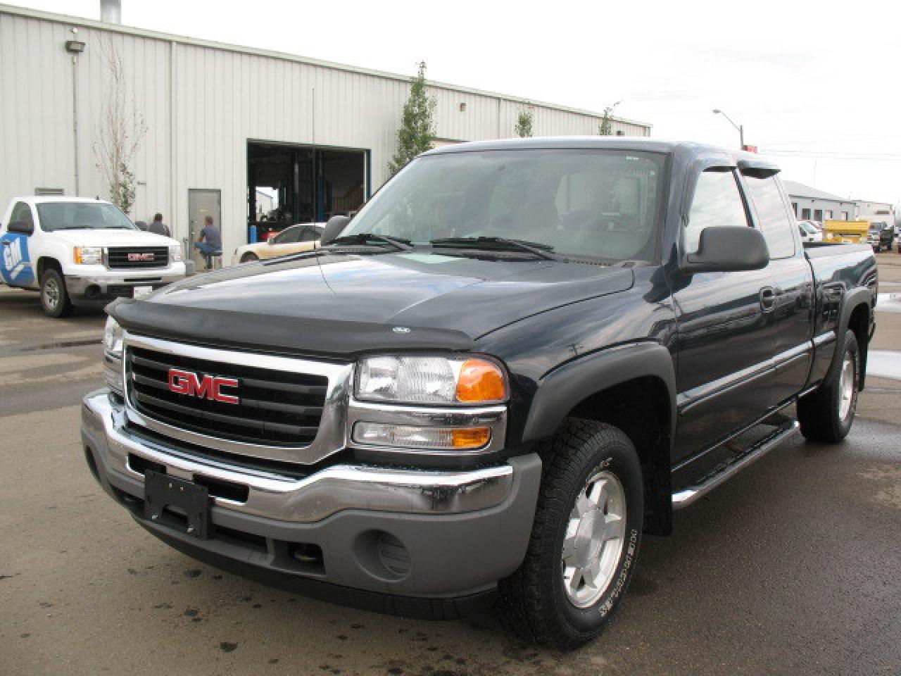 Used 2005 GMC Sierra K1500 Ext SL 4X4 for sale in Wainwright, AB