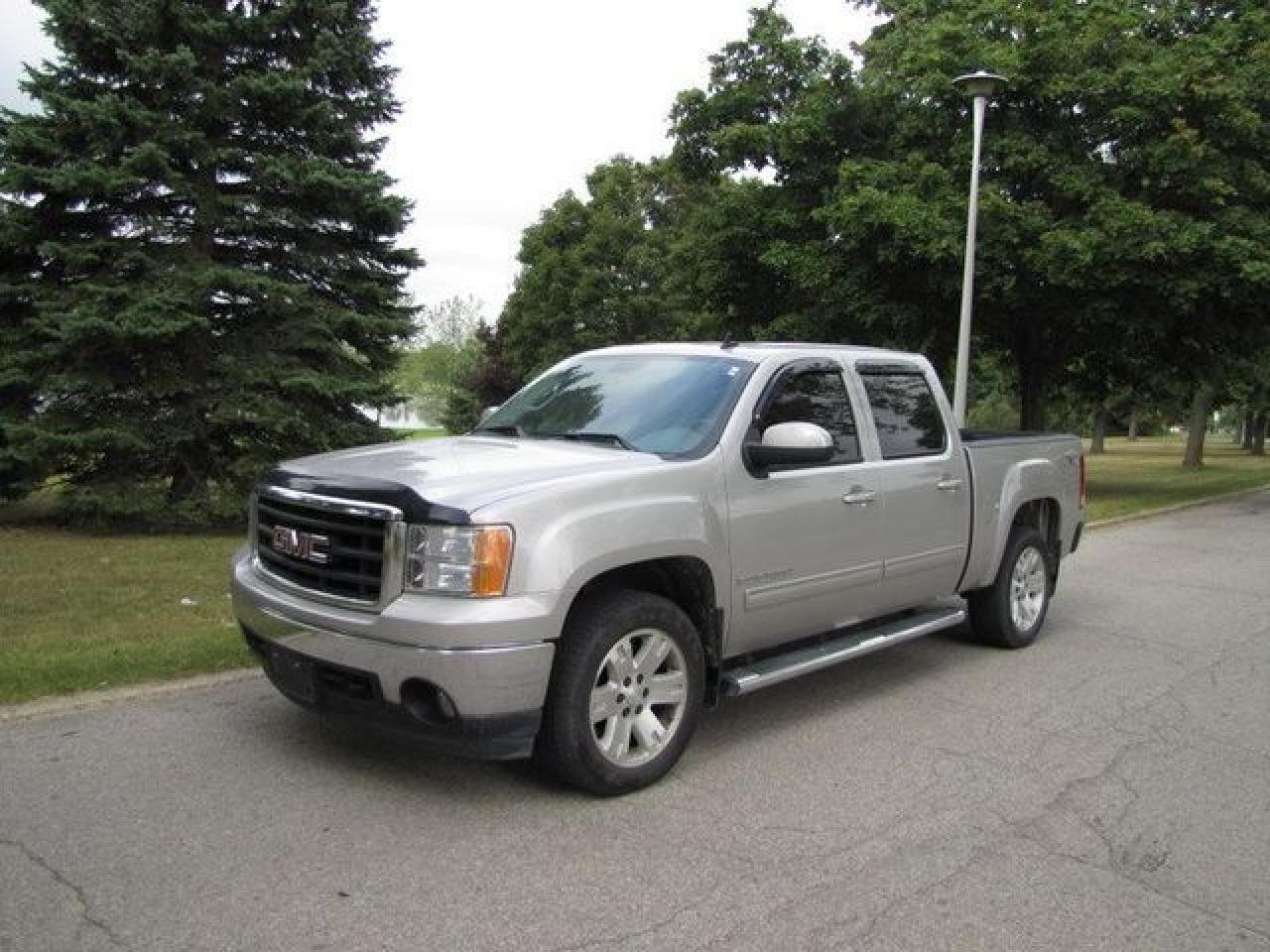 Used 2007 GMC Sierra 1500 SLT 4X4 CREW LTHR/ROOF!! NEW TIRES!! GM LEASE RETN Truck for sale in Guelph, ON