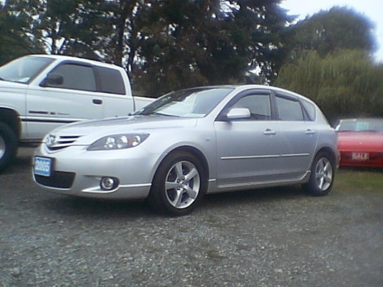Used 2005 Mazda 3 s 5-Door for sale in Parksville, BC