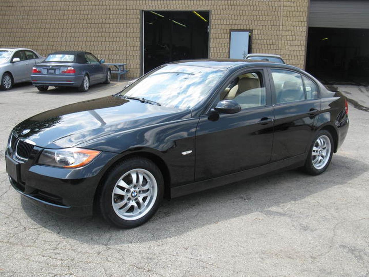 <P>Service Beyond Your Expectations at&nbsp;BMW&nbsp;MINI&nbsp;Waterloo&nbsp;</P>
<P>This vehicle is in pristine condition, worthy of BMWs Certified Series designation.&nbsp; The interior looks and feels clean and has obviously been kept in good condition by its previous owner. This vehicle is sure to create The Ultimate Driving Experience for any savvy buyer. </P>,