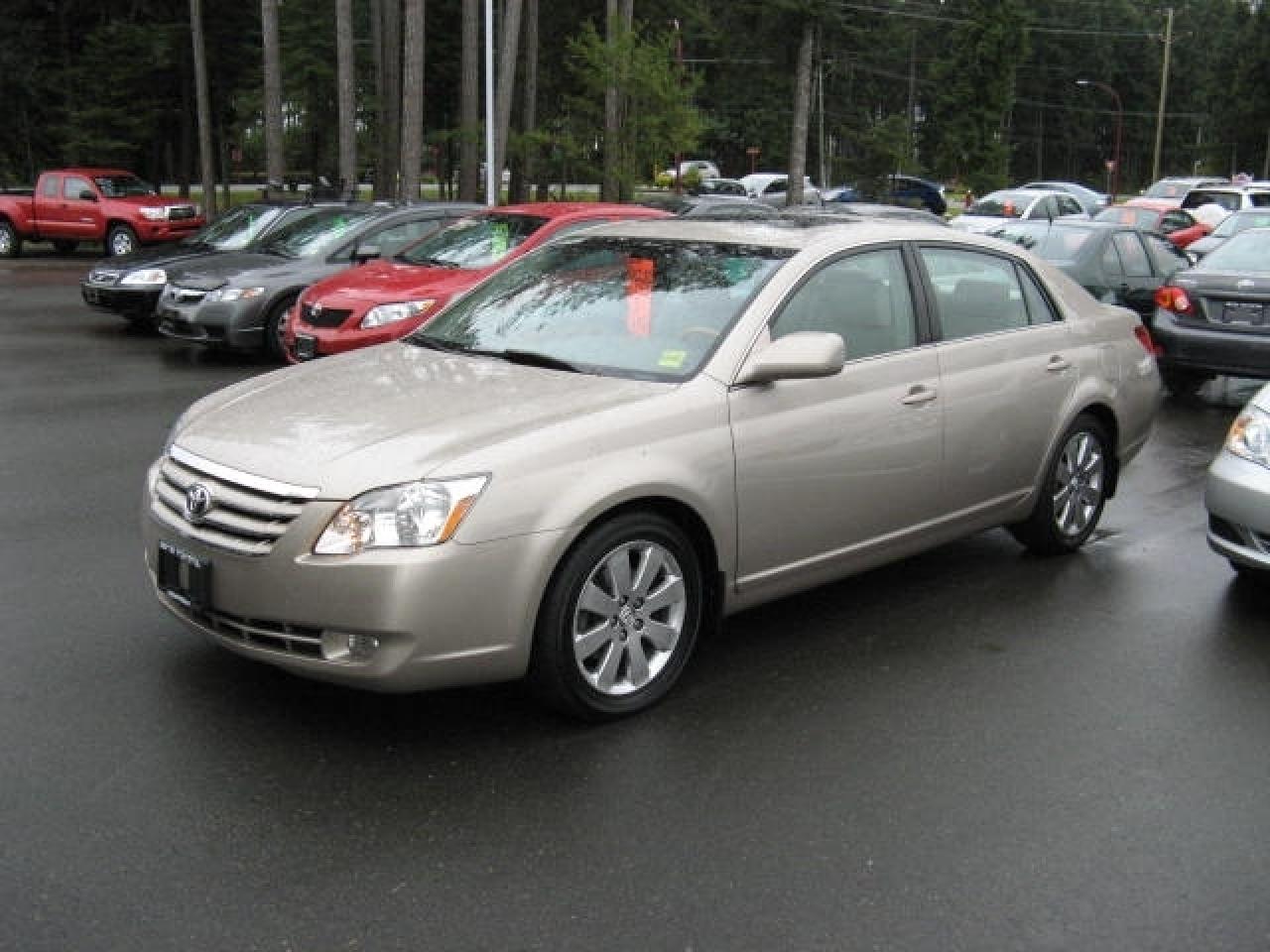 Used 2006 Toyota Avalon  for sale in Courtenay, BC