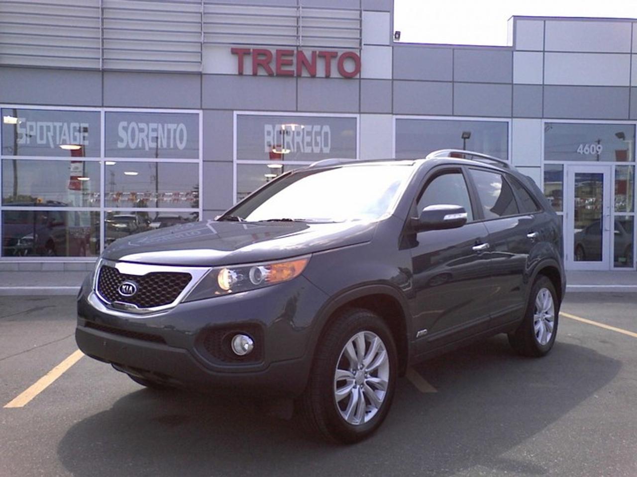 Used 2011 Kia Sorento  for sale in North York, ON