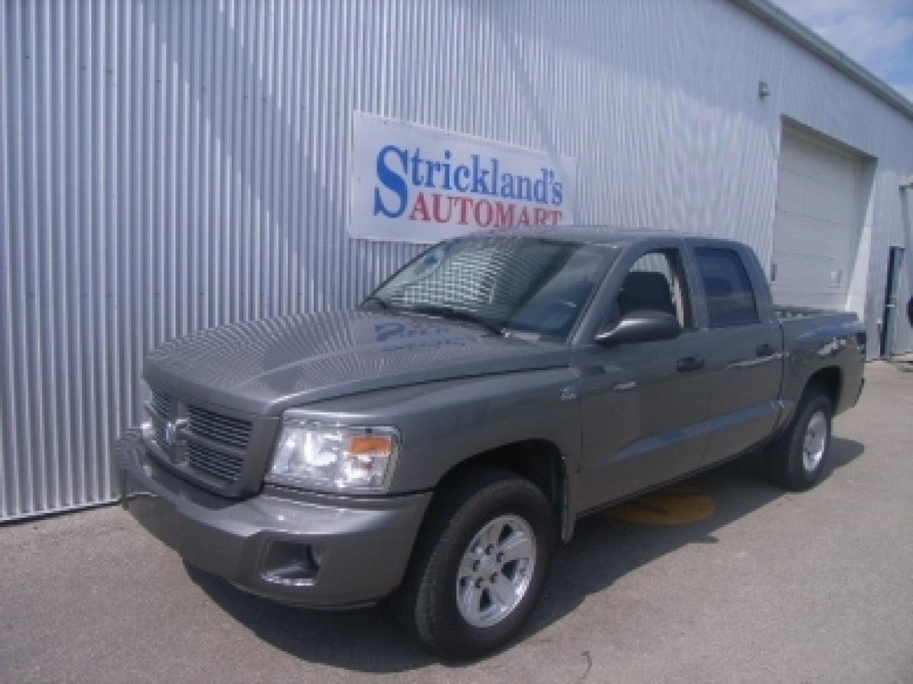 Used 2009 Dodge Dakota SXT CREW CAB 4X4 PREOWNED for sale in Lakeshore, ON