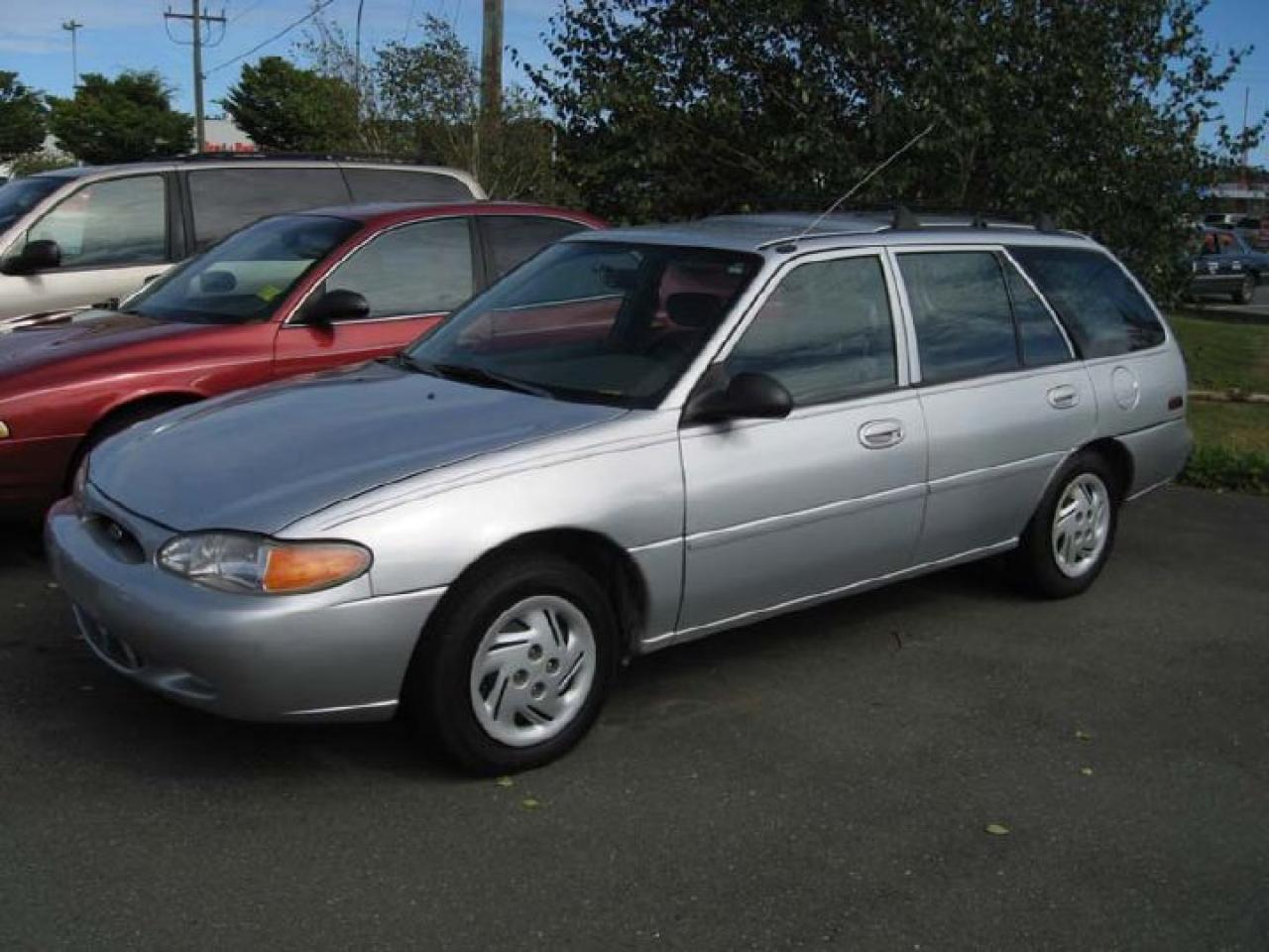 Used 1998 Ford Escort SE for sale in Courtenay, BC