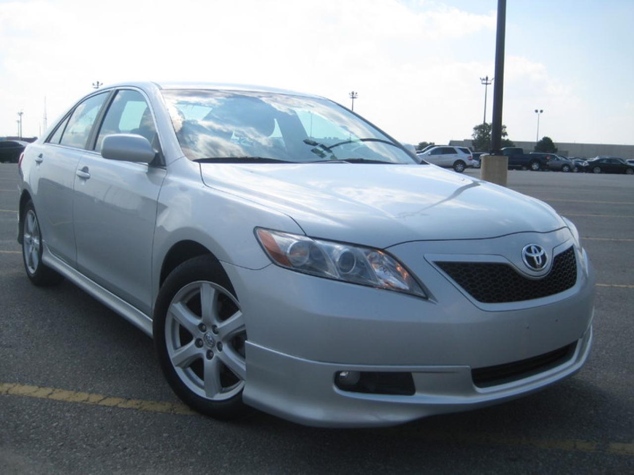 Used 2007 Toyota Camry SE-SKIRT-PKG for sale in Scarborough, ON