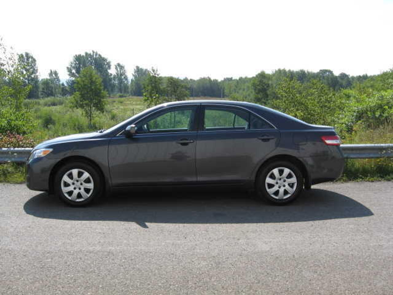 Used 2010 Toyota Camry LE for sale in New Glasgow, NS