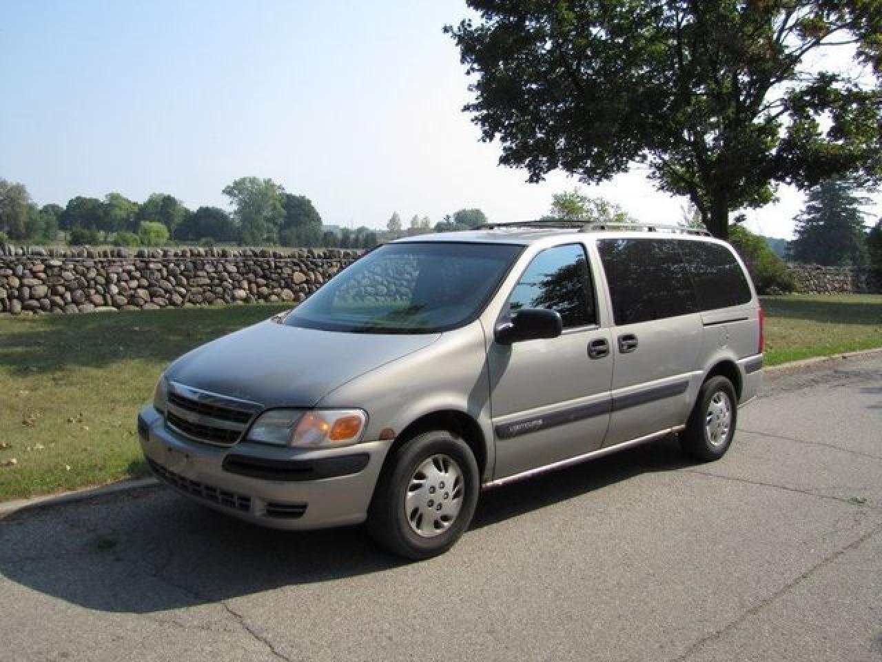 Used 2001 Chevrolet Venture EXTENDED!! RUNS GREAT!! AS-IS!! Van for sale in Guelph, ON