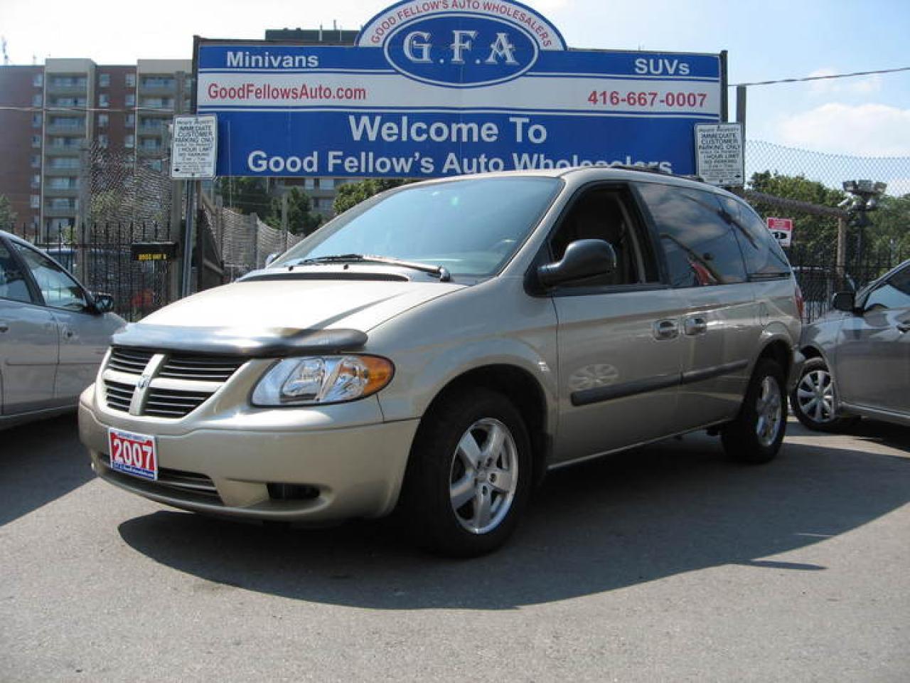 2007 Dodge Caravan SXT Touring Photo1