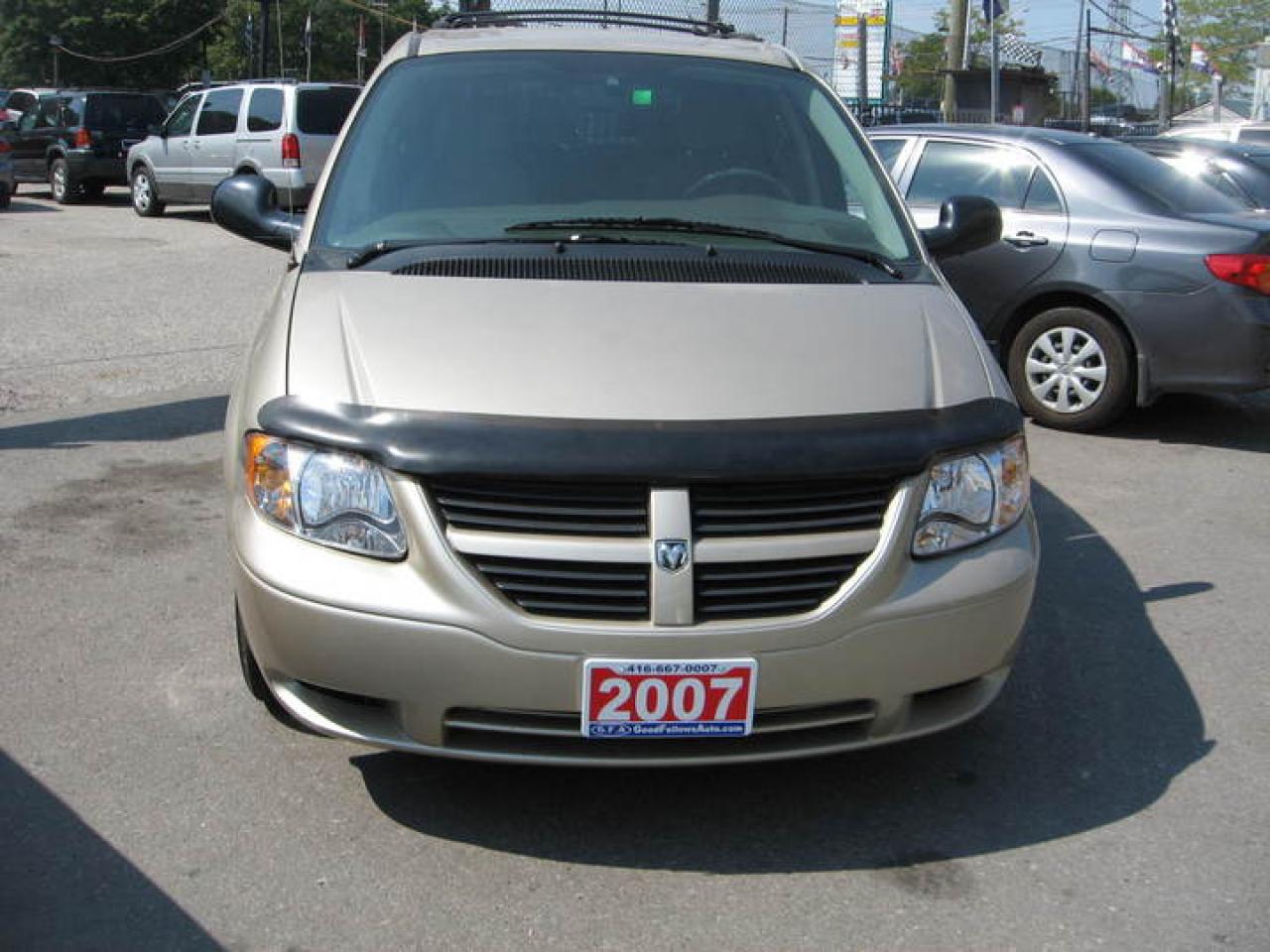 2007 Dodge Caravan SXT Touring Photo28