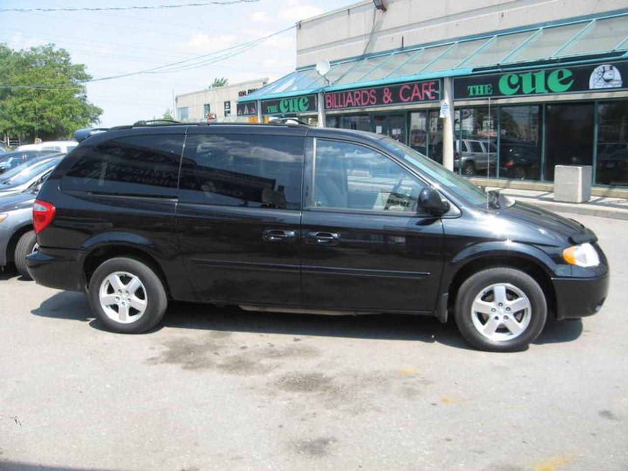 2006 Dodge Grand Caravan SXT(Leather) *** $10,998 *** Photo4