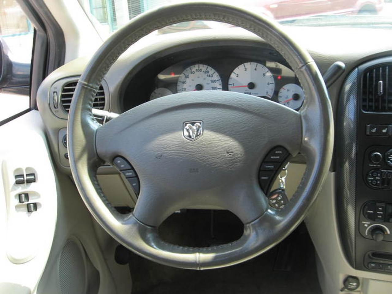 2006 Dodge Grand Caravan SXT(Leather) *** $10,998 *** Photo11
