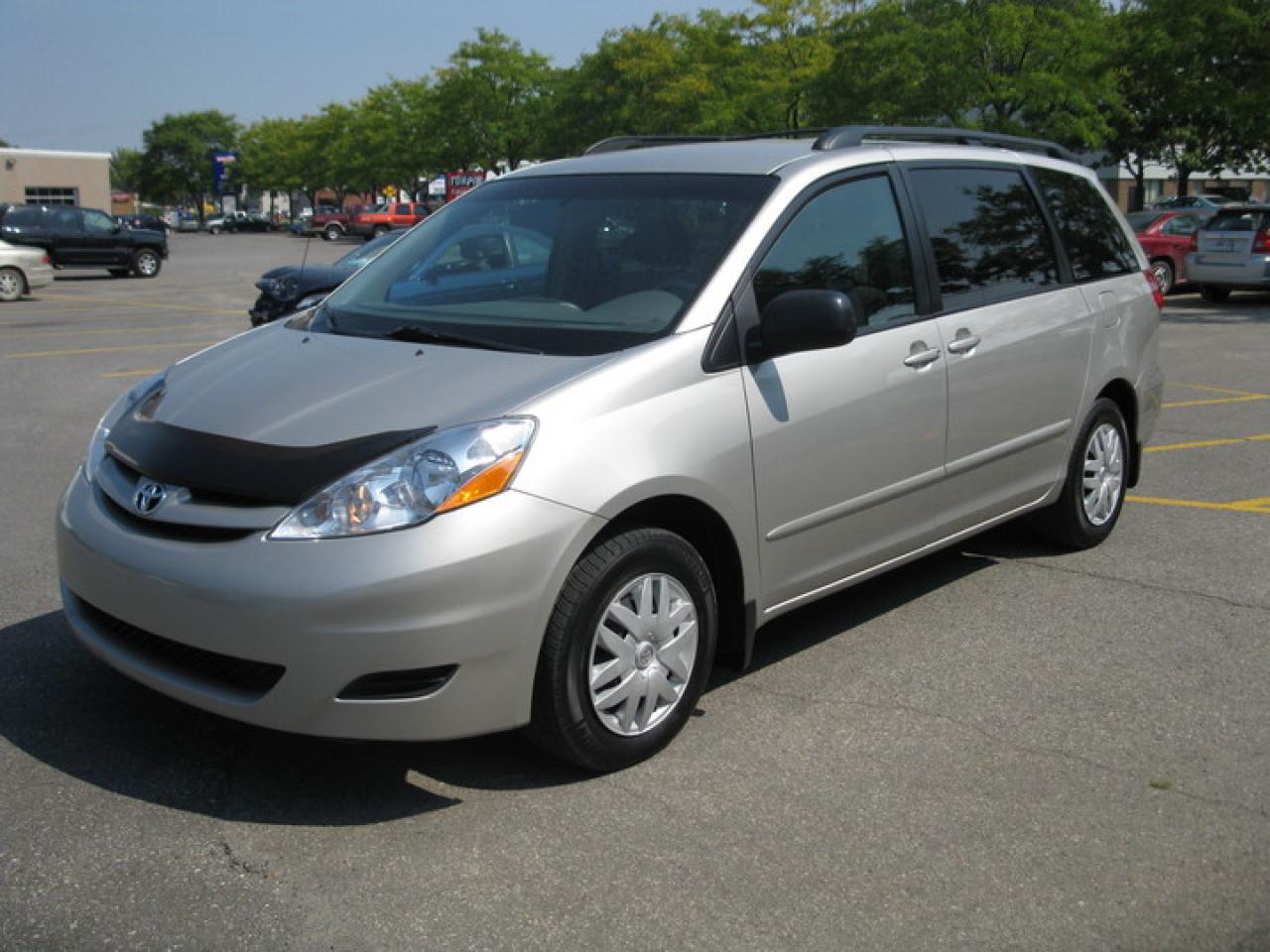 Used 2007 Toyota Sienna LE 8 PASSENGER! for sale in Ottawa, ON