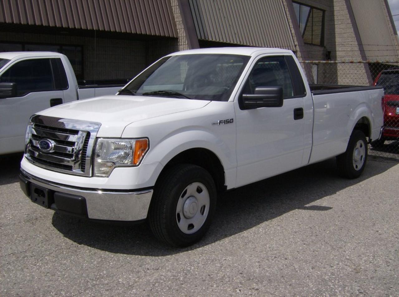Used 2009 Ford F-150 XL REG CAB 2WD for sale in London, ON