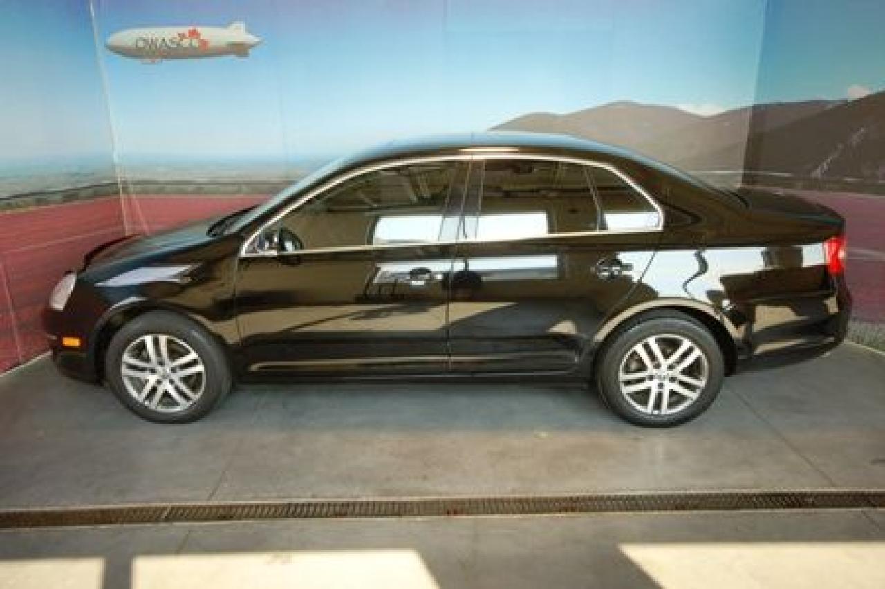 Used 2006 Volkswagen Jetta 2.5L for sale in Whitby, ON