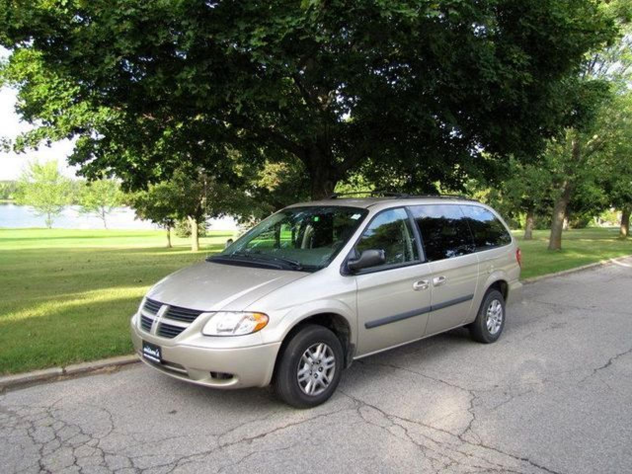 Used 2006 Dodge Grand Caravan SE STOW&GO!! DVD/TV!! QUADS!! CHRYSLER LEASE RETN! Van for sale in Guelph, ON