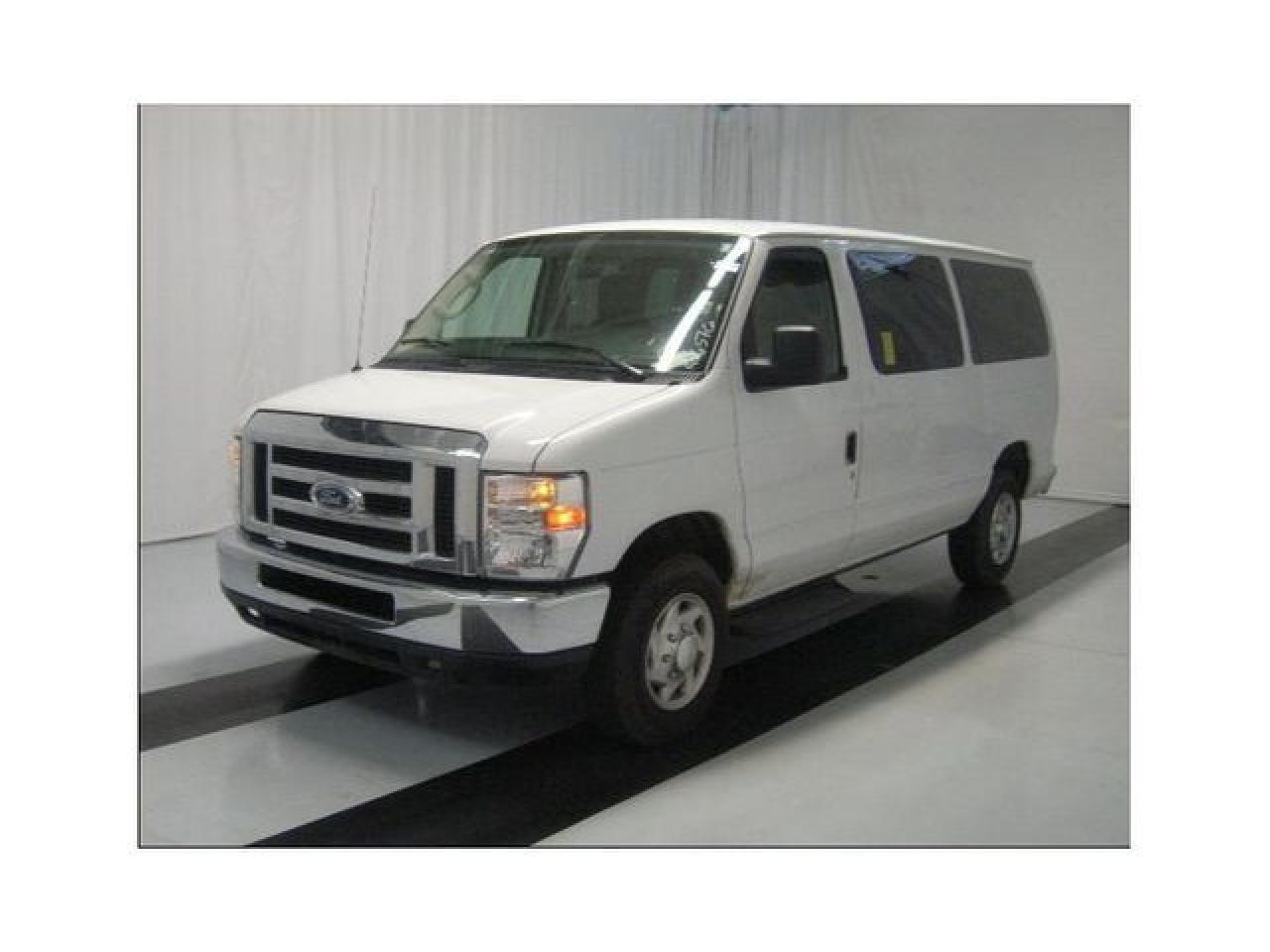 Used 2010 Ford E-350 XLT 12 PASSENGER!! PARK SENSORS!! BOARDS!! Van for sale in Guelph, ON