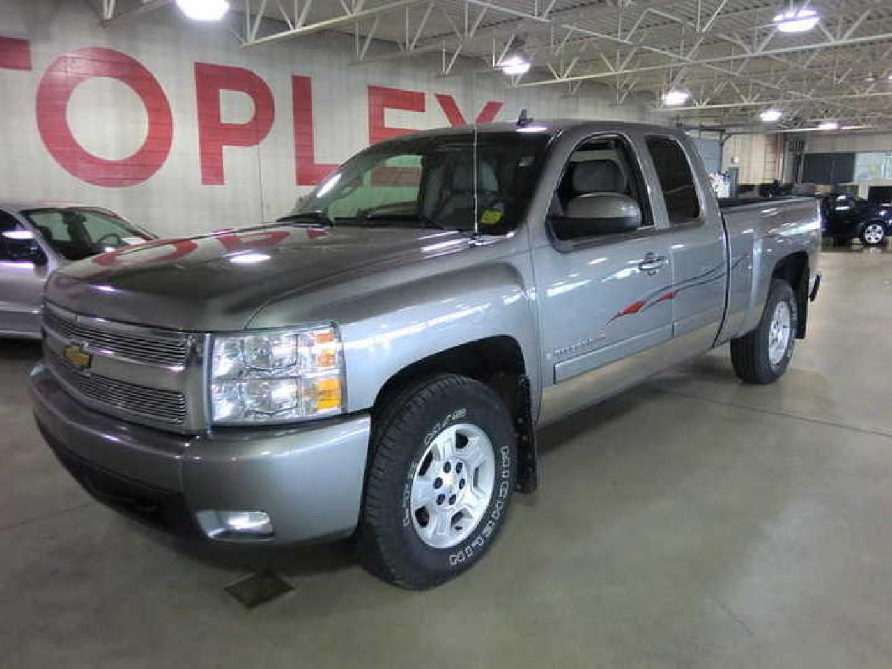 Used 2007 Chevrolet Silverado K1500 EXT LTZ 4X4 NEW STYLE for sale in Edmonton, AB