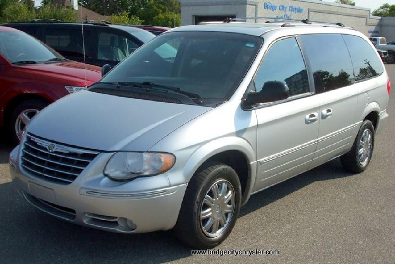 Used 2006 Chrysler Town and Country  for sale in Lethbridge, AB