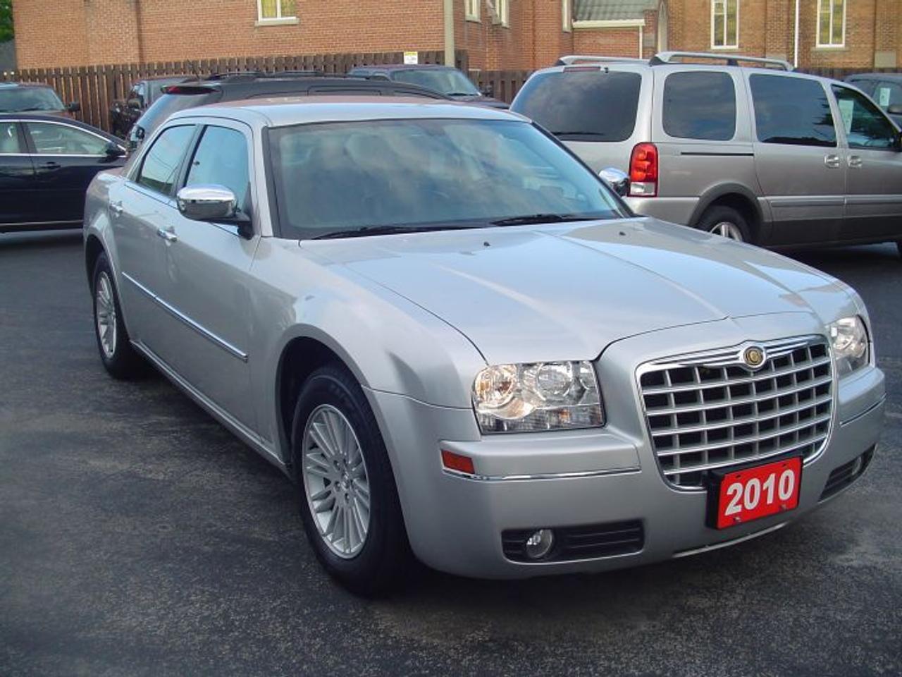 Used 2010 Chrysler 300 Touring for sale in Dunnville, ON